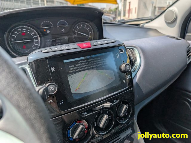 LANCIA Ypsilon usata, con MP3