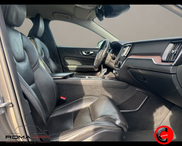 VOLVO V60 Cross Country usata, con Fari LED