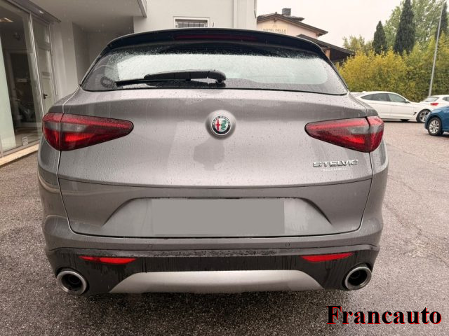 ALFA ROMEO Stelvio usata, con Airbag
