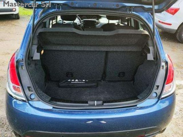 LANCIA Ypsilon usata, con ESP