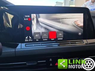 VOLKSWAGEN Golf usata, con USB