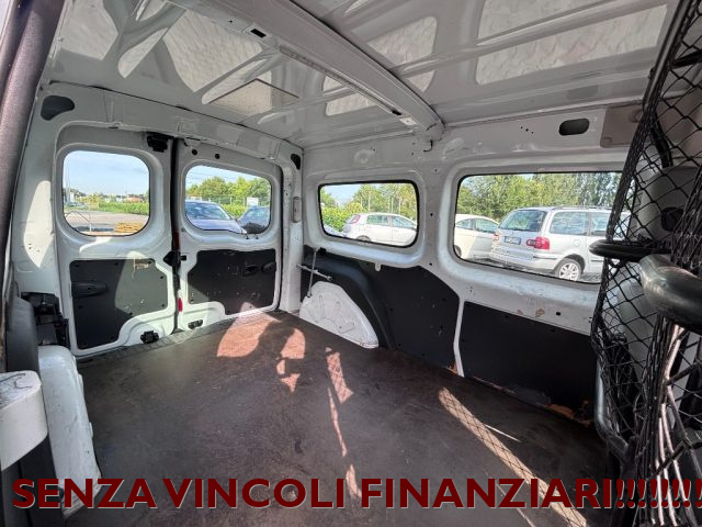 RENAULT Kangoo usata, con USB