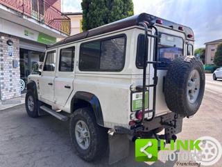 LAND ROVER Defender usata 32