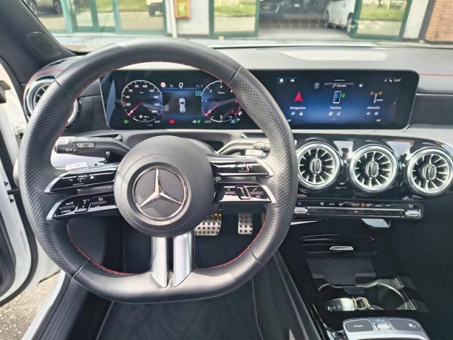 MERCEDES-BENZ CLA 200 usata, con Sedili riscaldati