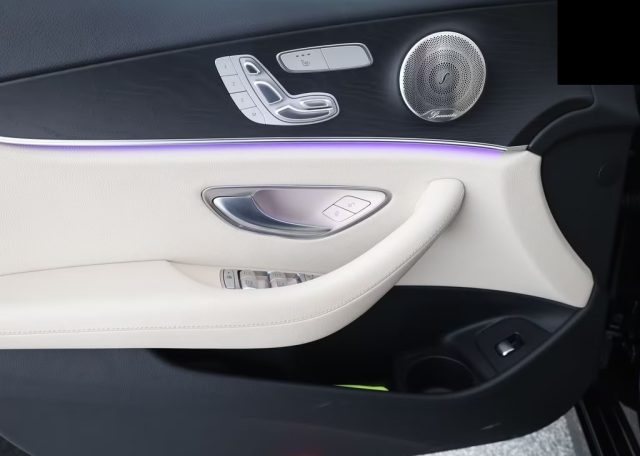 MERCEDES-BENZ E 220 usata, con Cruise Control