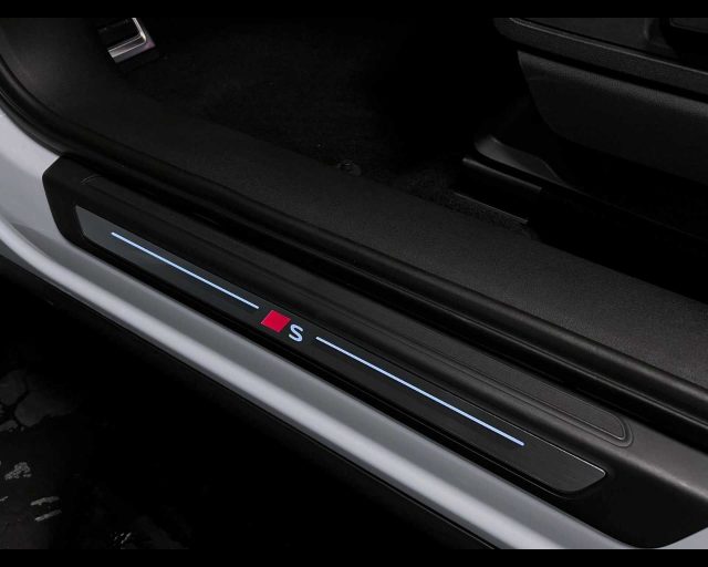 AUDI Q5 usata, con Autoradio digitale