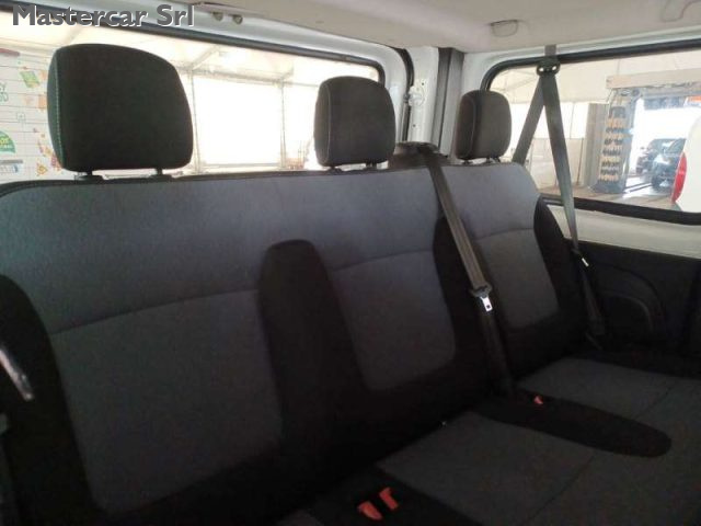 OPEL Vivaro usata 11