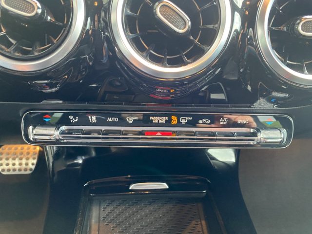 MERCEDES-BENZ A 180 usata, con Touch screen