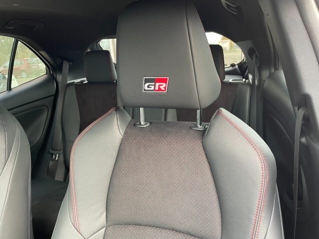 TOYOTA Yaris Cross usata, con Autoradio digitale