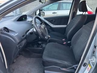 TOYOTA Yaris usata, con Alzacristalli elettrici