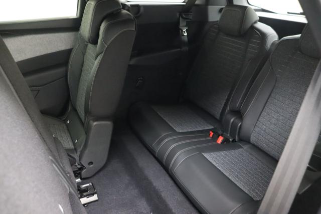 PEUGEOT 5008 usata, con Volante in pelle