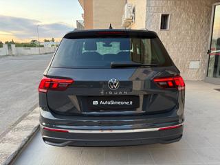 VOLKSWAGEN Tiguan usata, con Autoradio