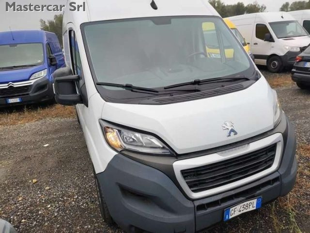 PEUGEOT Boxer usata, con Airbag