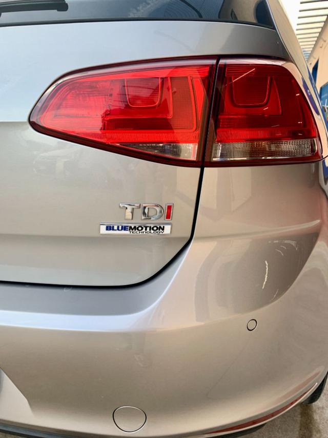 VOLKSWAGEN Golf usata, con Autoradio