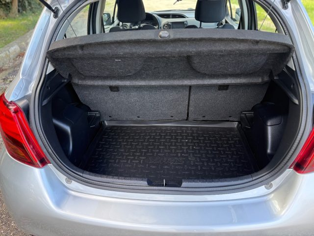 TOYOTA Yaris usata, con Volante multifunzione