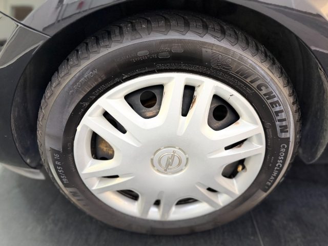 OPEL Corsa usata, con Airbag testa