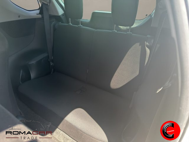 TOYOTA iQ usata, con USB