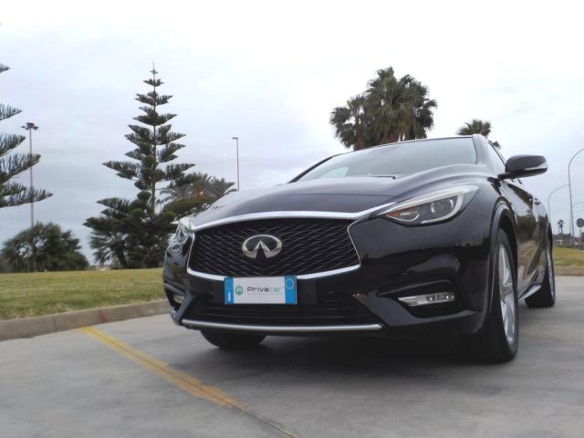 INFINITI Q30 usata, con Airbag laterali
