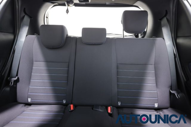 TOYOTA Yaris usata 35