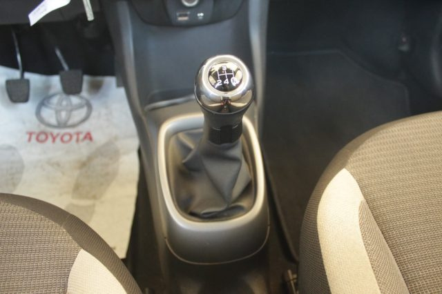 TOYOTA Aygo usata, con Airbag testa