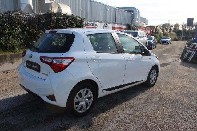 TOYOTA Yaris usata 23