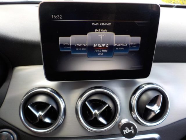MERCEDES-BENZ GLA 200 usata, con Bracciolo