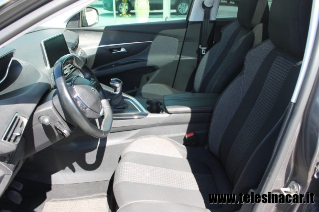 PEUGEOT 5008 usata, con Cerchi in lega