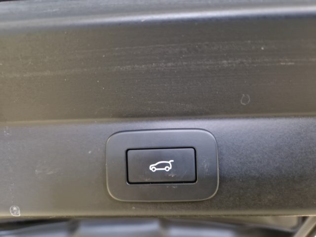 LAND ROVER Range Rover Sport usata, con Fari LED