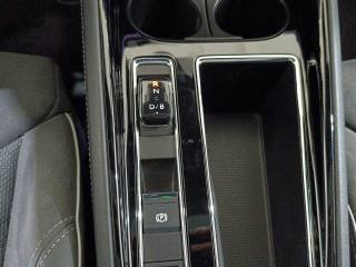 SKODA Enyaq iV usata, con Bracciolo