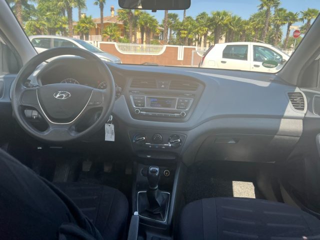 HYUNDAI i20 usata, con Climatizzatore