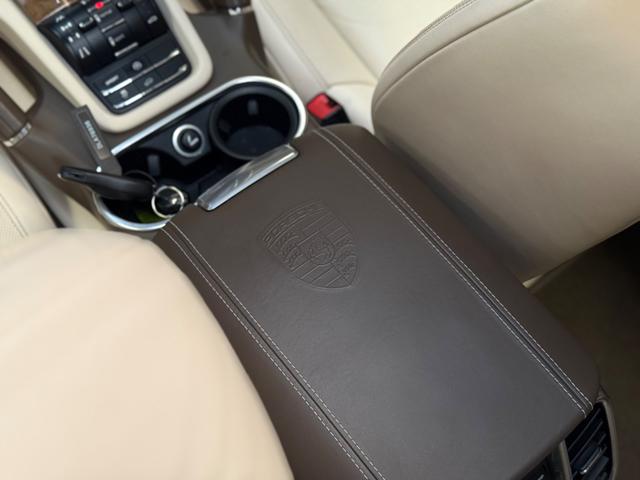 PORSCHE Cayenne usata, con USB