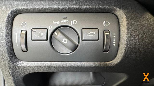 VOLVO V40 Cross Country usata, con Park Distance Control