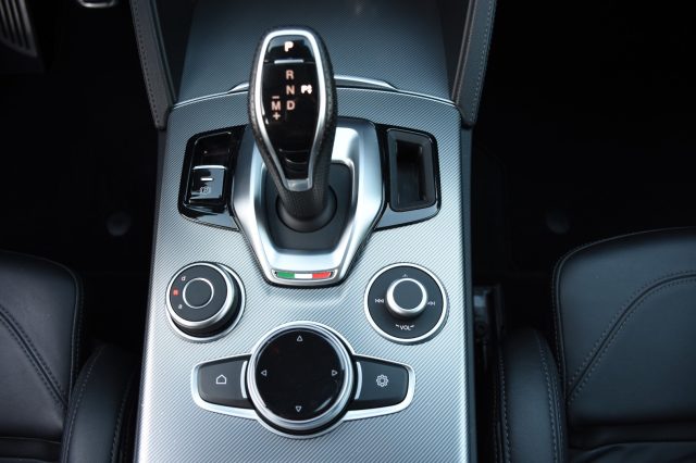 ALFA ROMEO Stelvio usata, con Regolazione elettrica sedili