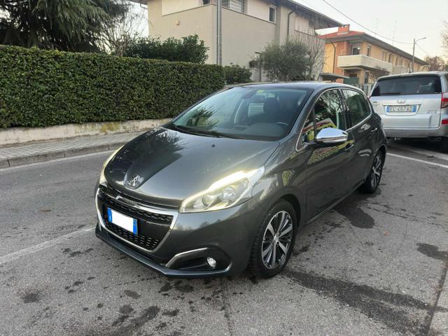 PEUGEOT 208 usata, con Alzacristalli elettrici