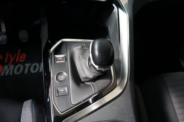 PEUGEOT 3008 usata, con Park Distance Control