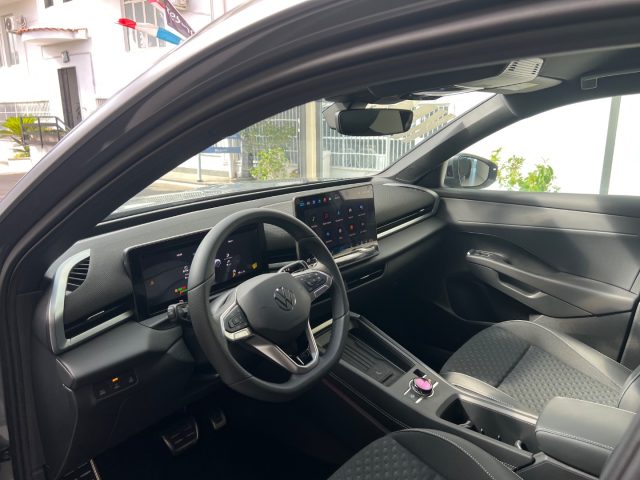 VOLKSWAGEN T-Roc usata, con Sound system