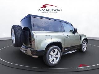 LAND ROVER Defender usata 2