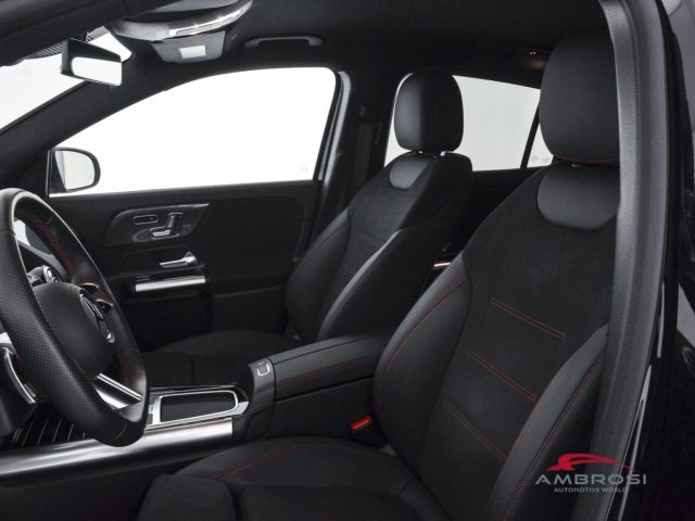 MERCEDES-BENZ GLA 200 usata 8