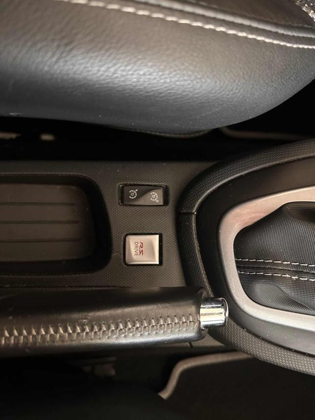 RENAULT Clio usata, con Climatizzatore automatico, 2 zone