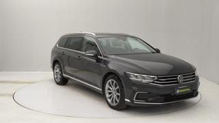 VOLKSWAGEN Passat Variant usata, con Autoradio
