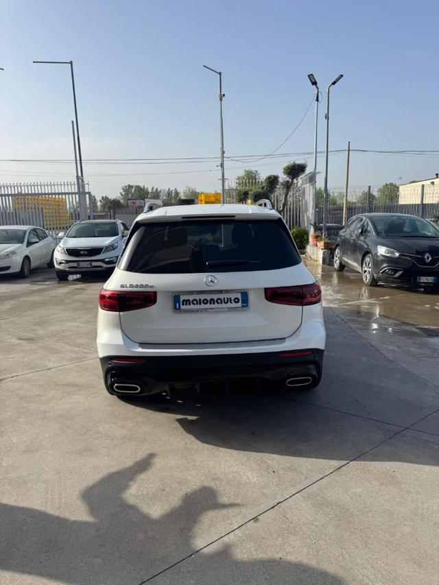 MERCEDES-BENZ GLB 200 usata, con Alzacristalli elettrici
