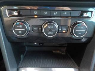 VOLKSWAGEN Tiguan usata, con Bracciolo