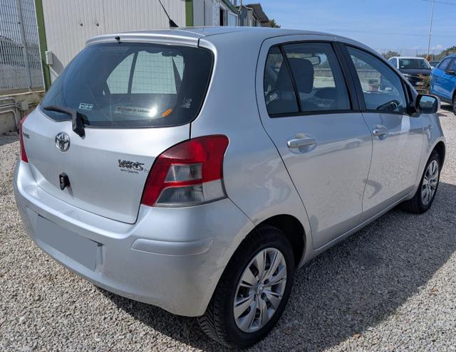 TOYOTA Yaris usata, con Airbag laterali