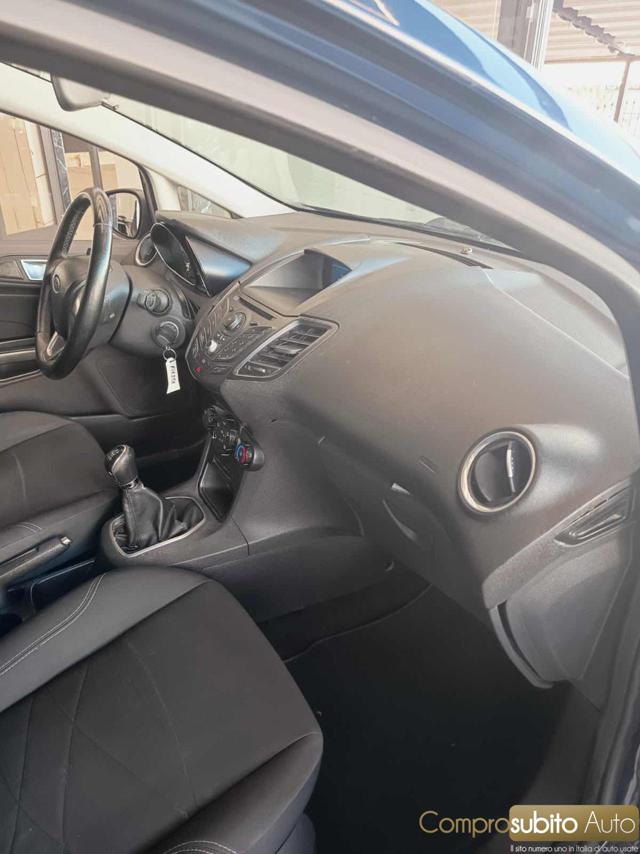 FORD Fiesta usata, con Specchietti laterali elettrici