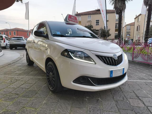 LANCIA Ypsilon usata, con Airbag