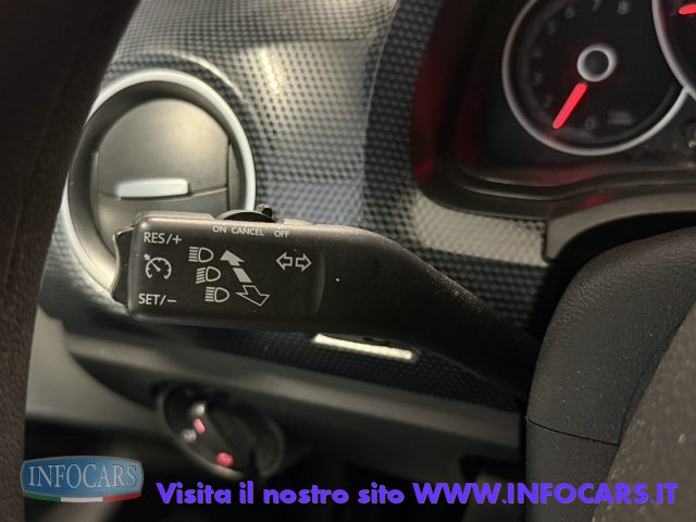 VOLKSWAGEN up! usata, con Sistema di navigazione