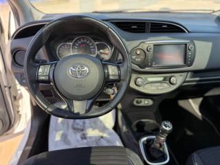 TOYOTA Yaris usata, con Specchietti laterali elettrici