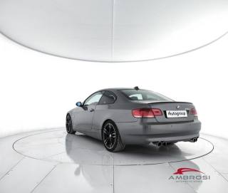 BMW 330 usata 3