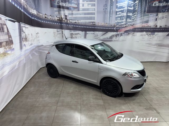 LANCIA Ypsilon usata, con Autoradio