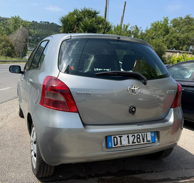 TOYOTA Yaris usata, con Autoradio
